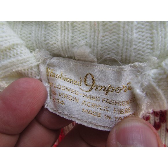 Full Fashioned Imports Sweater 100% Acrylic Size Medium 23x25 - Picture 4 of 8